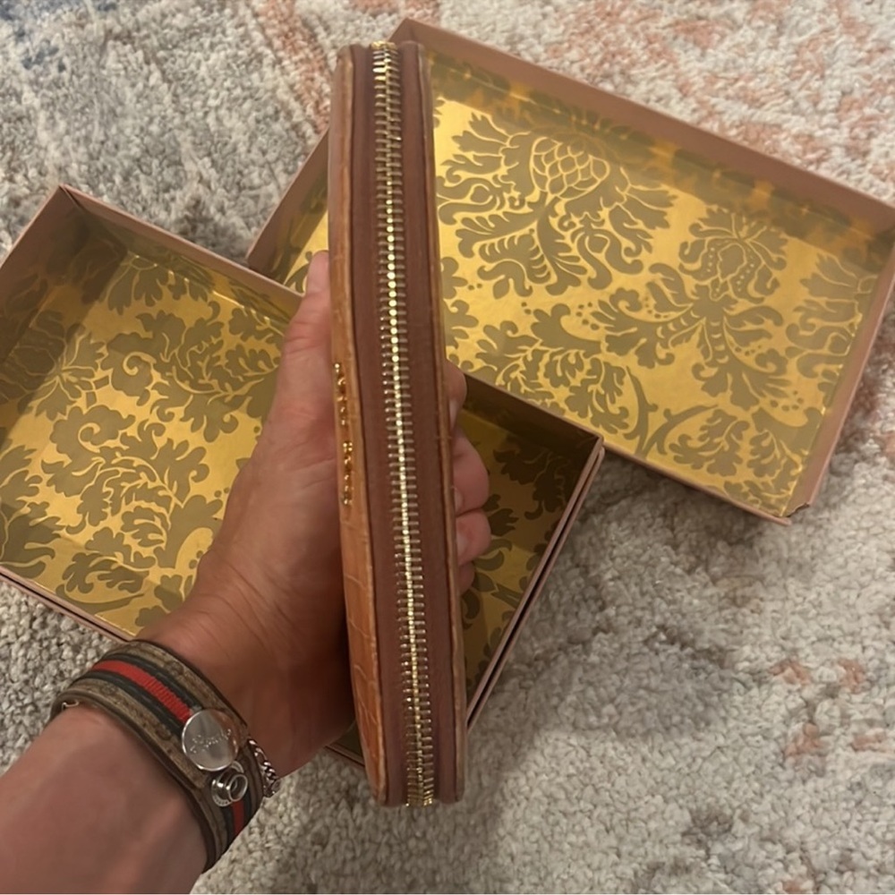 Miu Miu Wallet Euc In Pink With Box See Photos - image 3